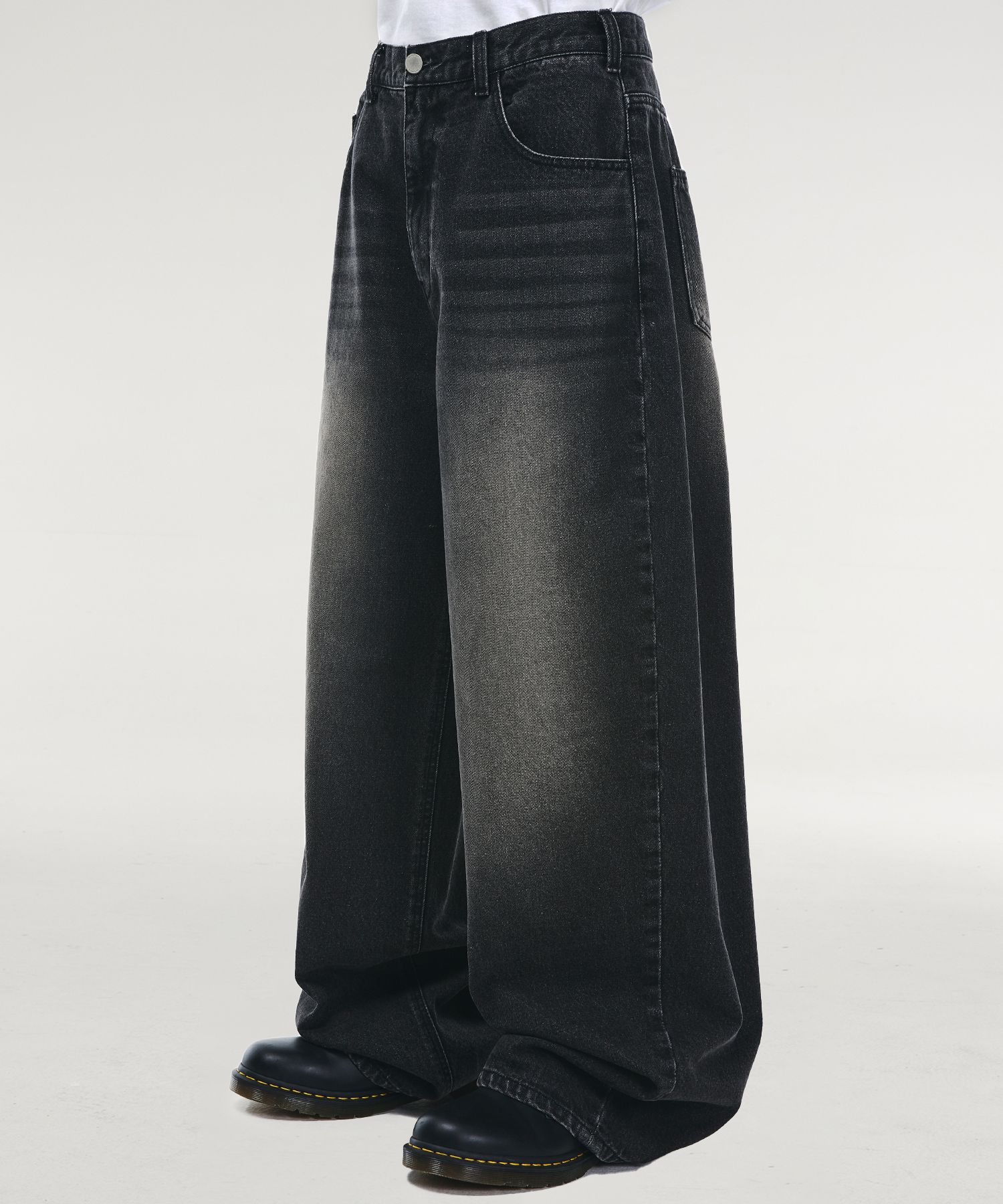 MUSINSA公式 | SIGNATURE Balloon fit curved denim pants [black]