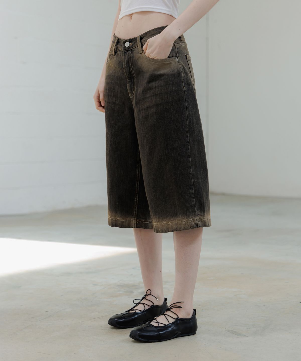 판도라핏(PANDORAFIT) Faded Denim Bermuda Shorts