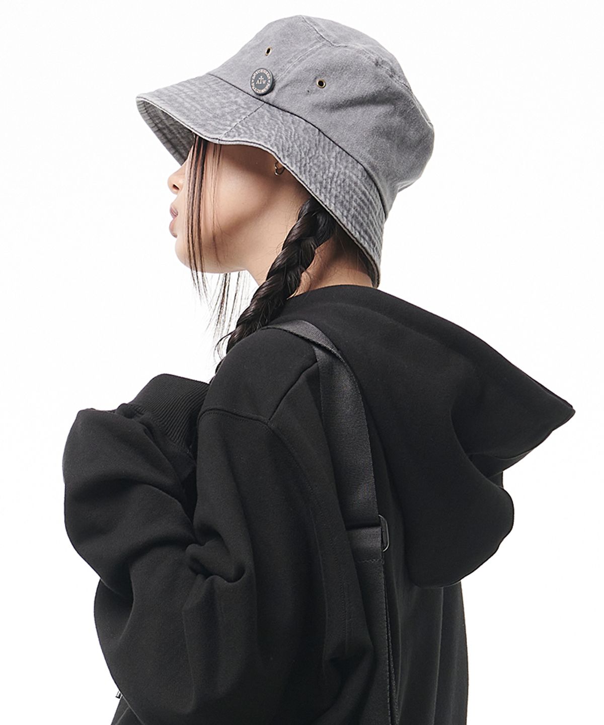 아티스트웨어(ARTISTWEAR) [ATW] 원버튼 피그먼트 버킷햇 - 그런지그레이