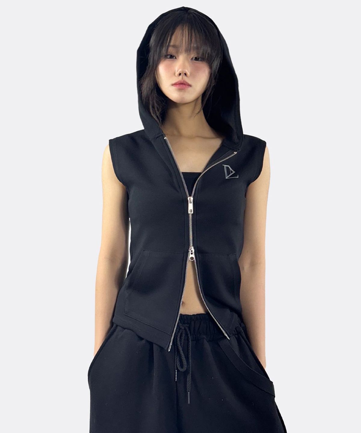디그노루시르(DIGNOLUCIR) 민소매 슬림핏 후드 집업(black)