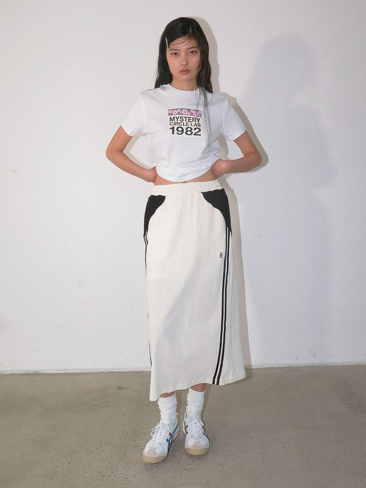 기준(KIJUN) Football Jersey Long Skirt Ivory Black