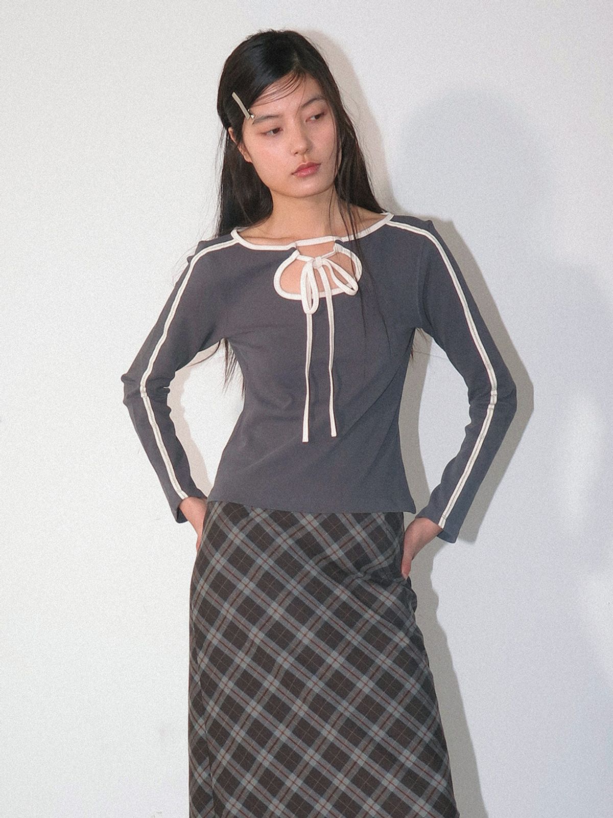 기준(KIJUN) Cut Out Jersey Top Charcoal