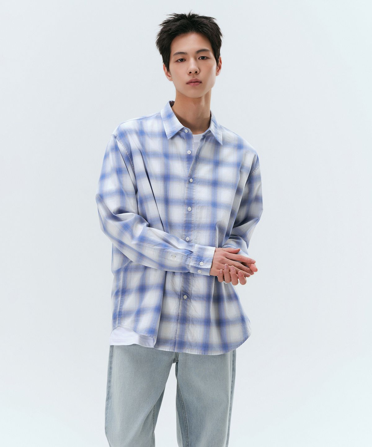 무신사 스탠다드(MUSINSA STANDARD) 릴렉스드 옴브레 체크 셔츠 [화이트/블루]