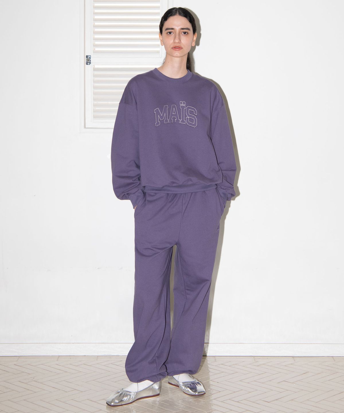 마이스(MAIS) APPLIQUE LOGO SWEATSHIRT / PURPLE