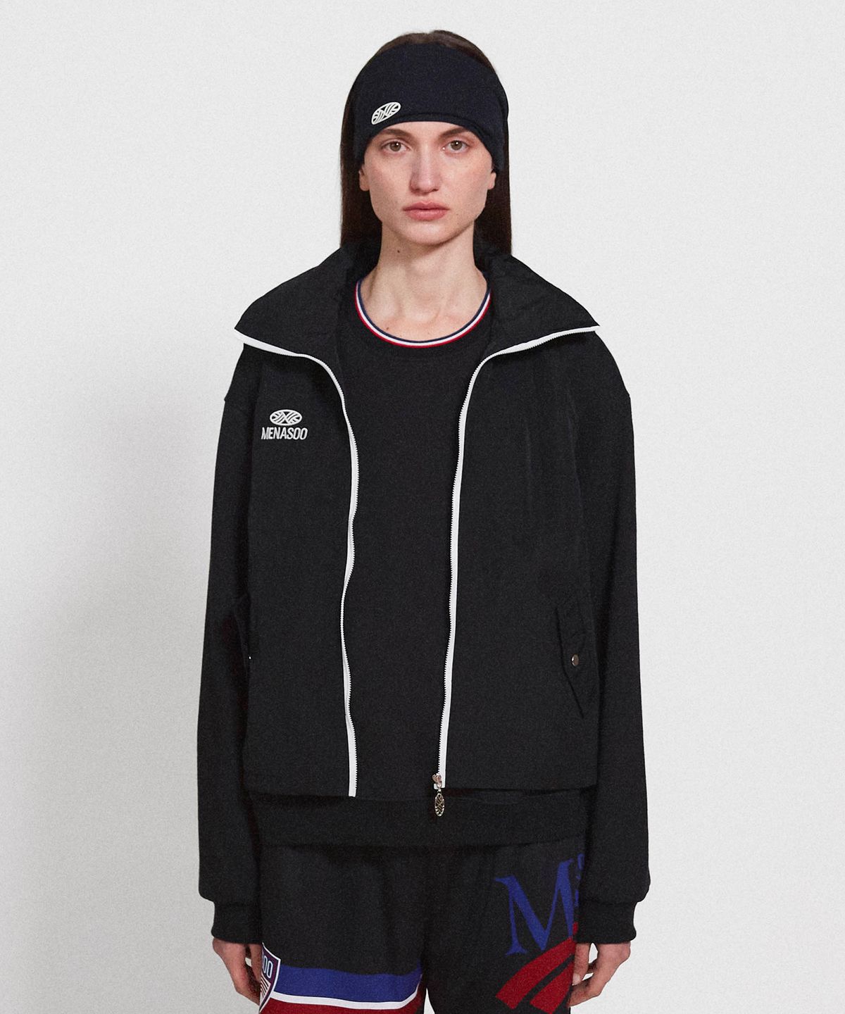 미나수(MENASOO) Highneck Hood Vest_Black