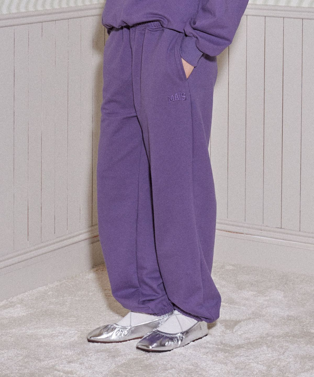 마이스(MAIS) PETIT MAIS LOGO SWEAT PANTS / PURPLE
