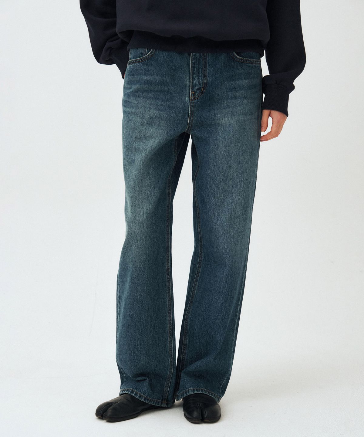 마이스(MAIS) BLUE WASHED SEMI WIDE JEANS