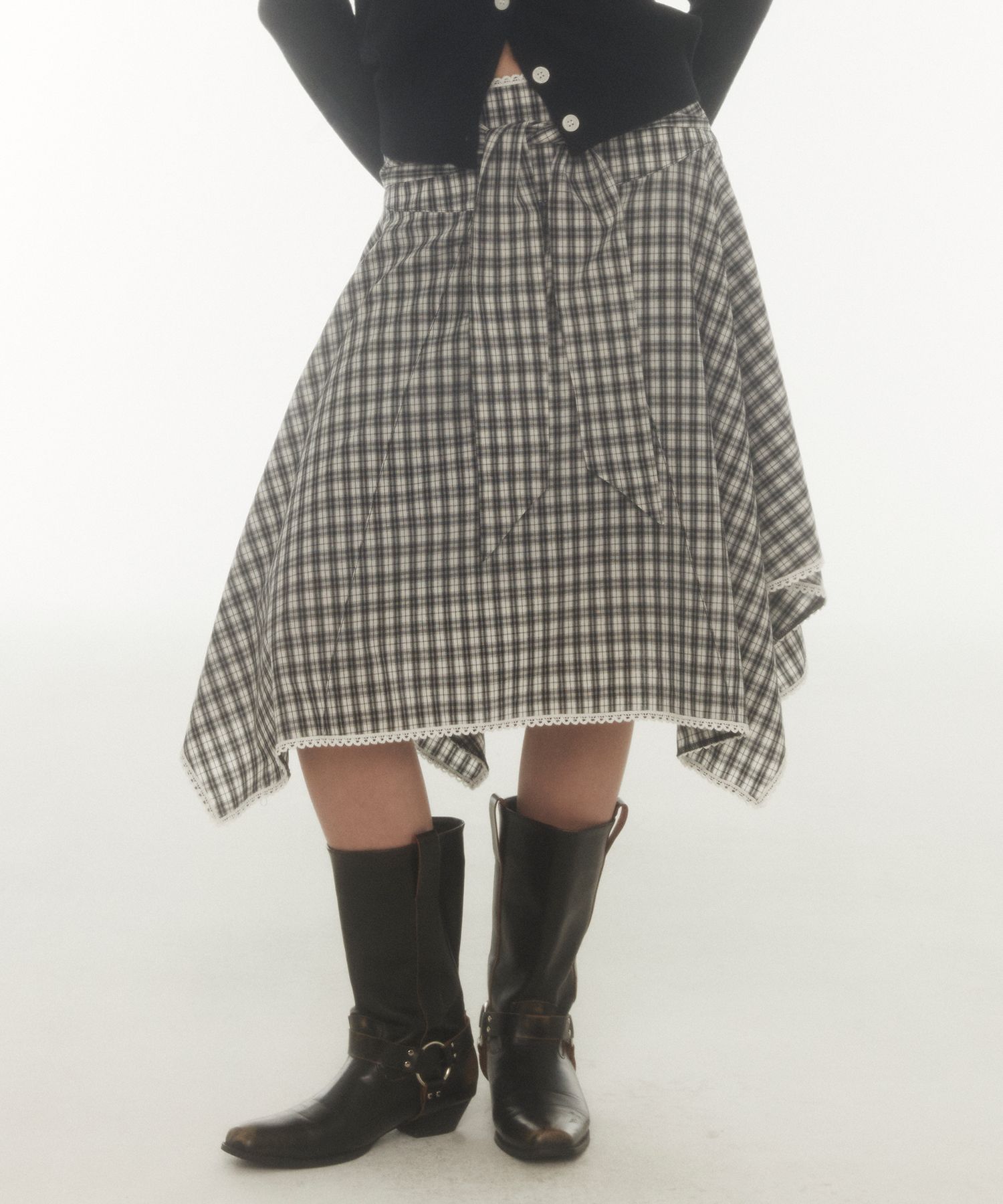 MUSINSA公式 | MIDNIGHT MOVE ch strap skirt (black)