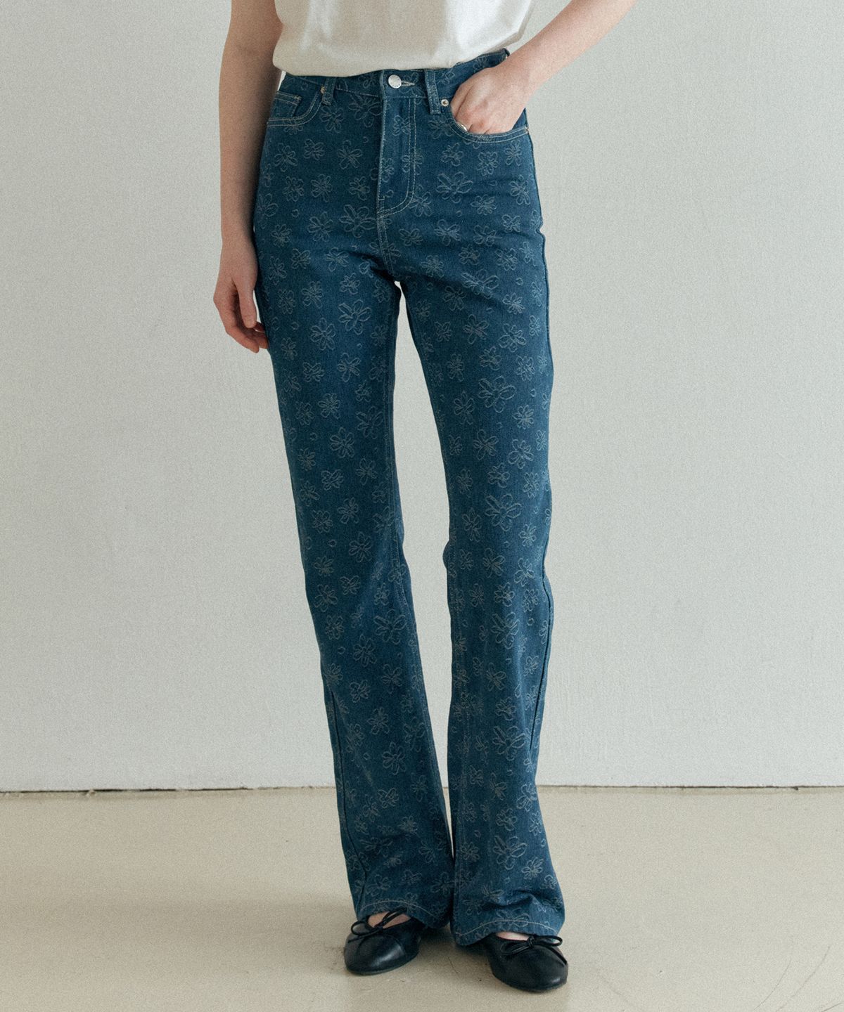 엽페(YUPPE) FLOWER DENIM PANTS_BLUE