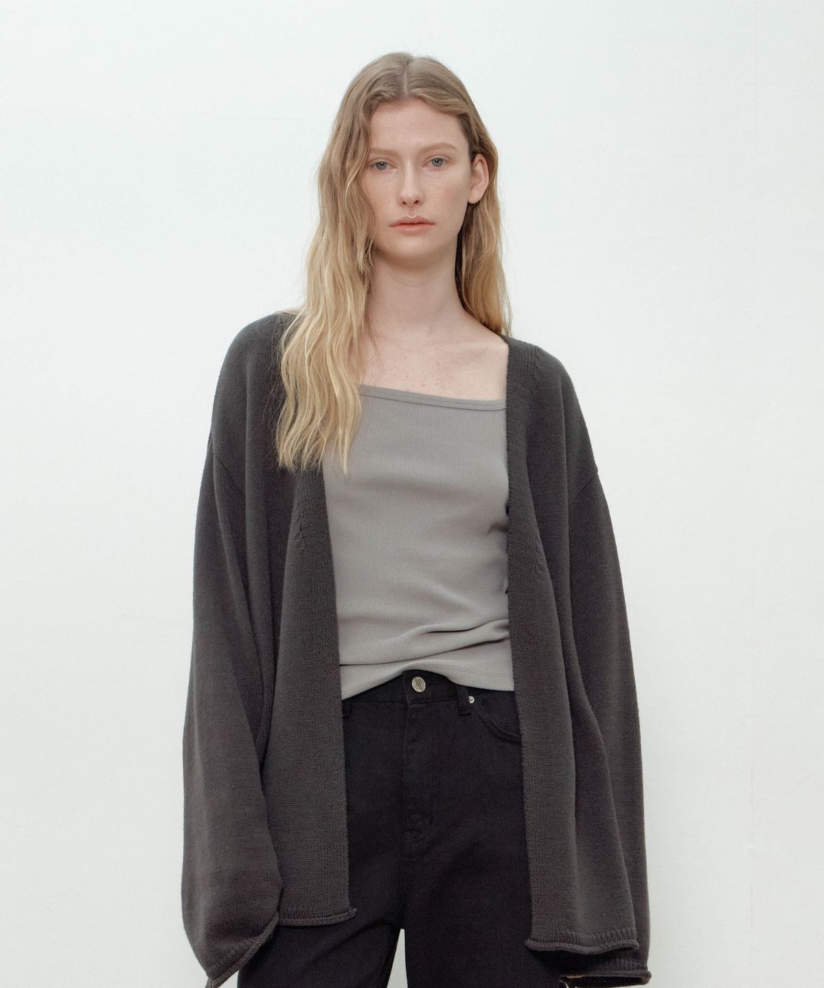 더마고(THEMARGOT) WOOL BLEND WRAP CARDIGAN (CHARCOAL)