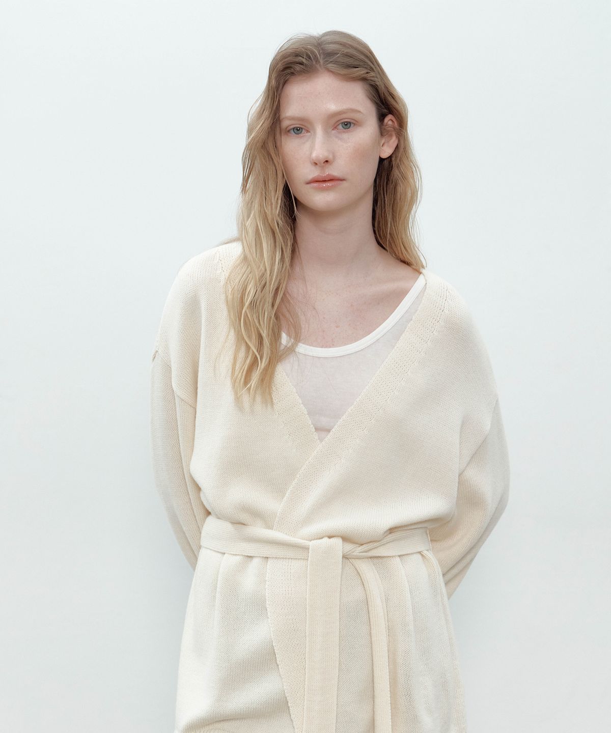 더마고(THEMARGOT) WOOL BLEND WRAP CARDIGAN (CREAM)