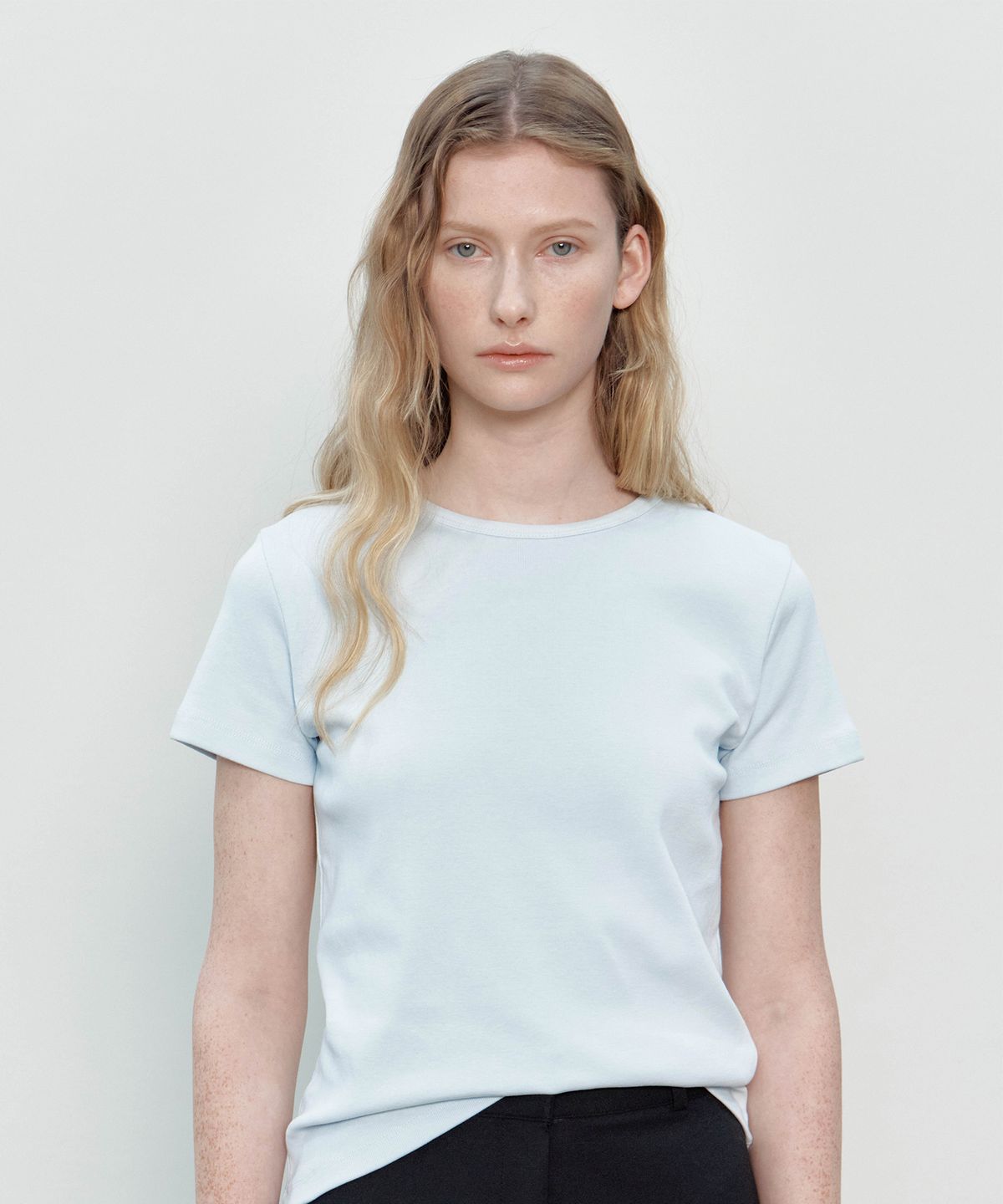 더마고(THEMARGOT) COZY CREWNECK T-SHIRTS (SKY BLUE)