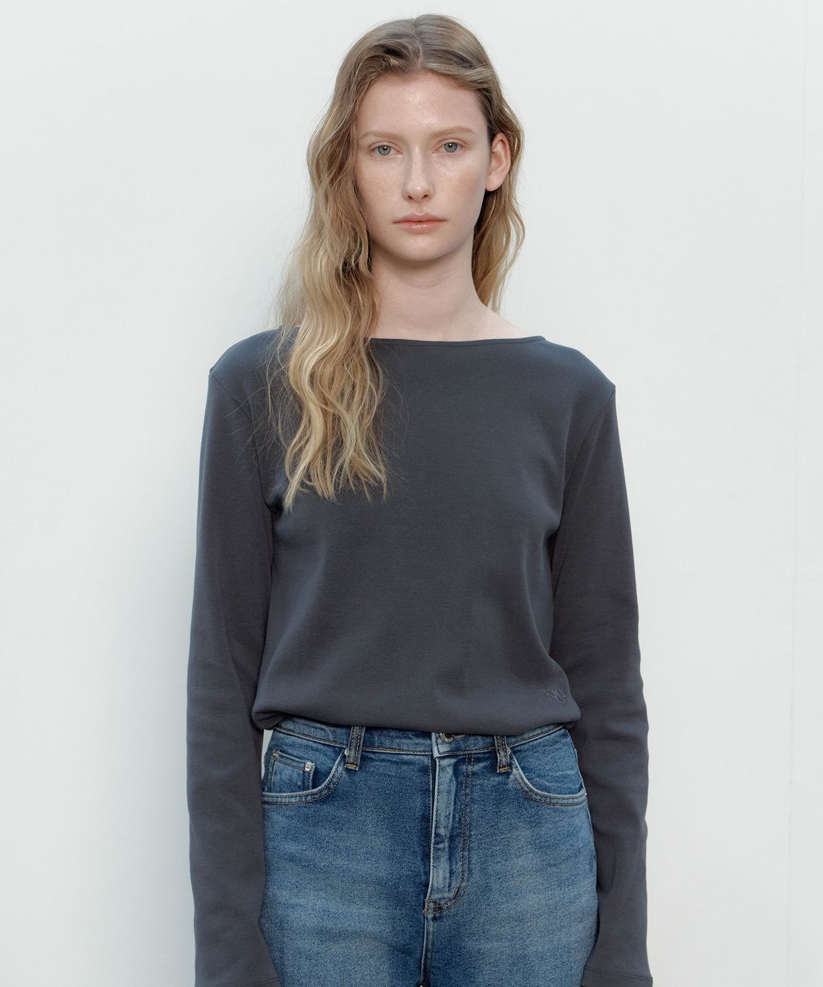 더마고(THEMARGOT) BASIC BOAT NECK T-SHIRTS (CHARCOAL)