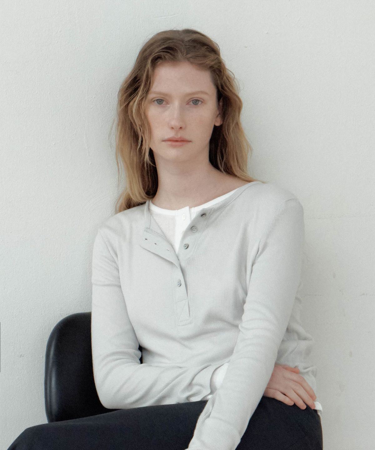 더마고(THEMARGOT) ESSENTIAL HENRYNECK LONG SLEEVE (GRAY)
