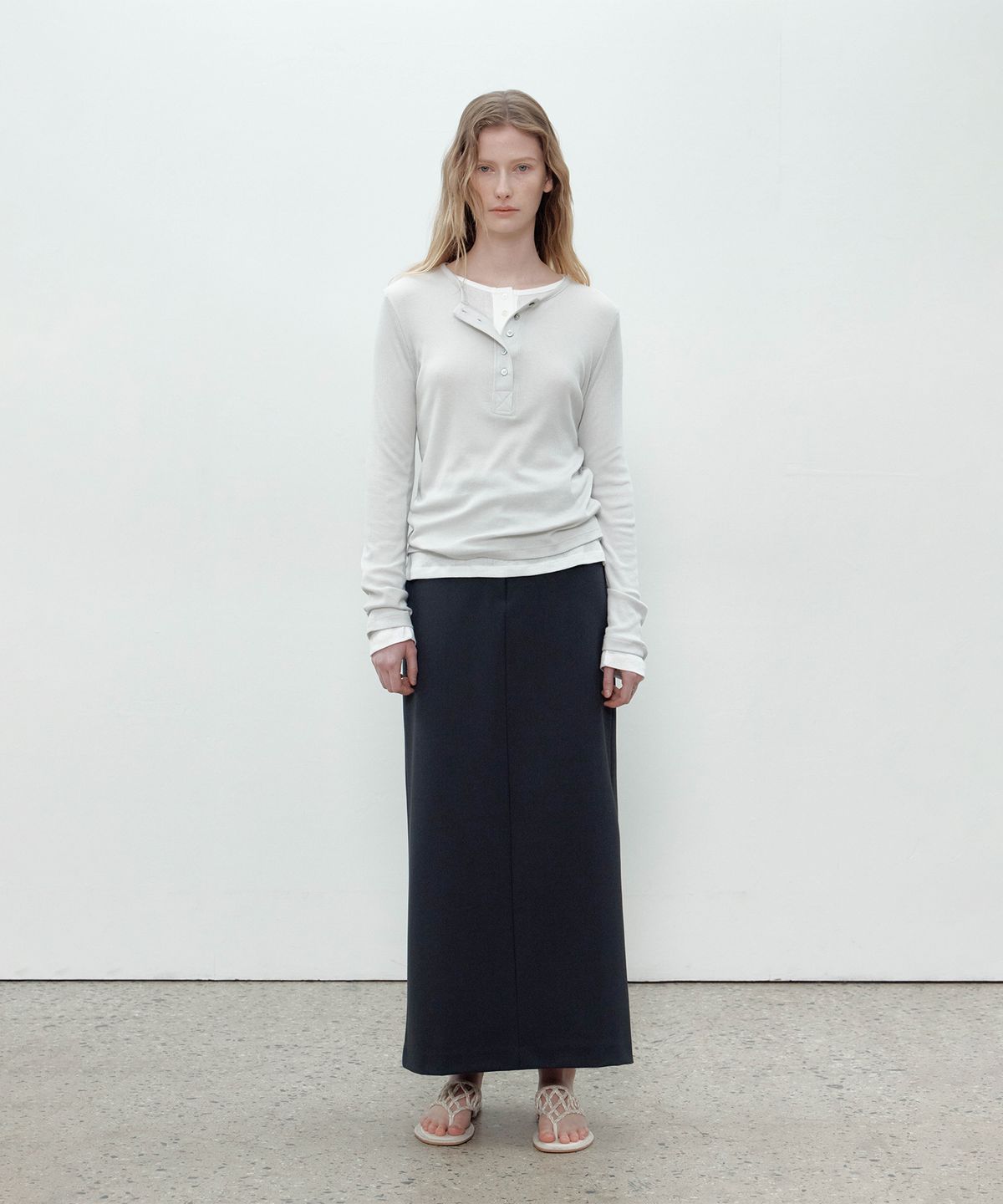 더마고(THEMARGOT) CLASSIC LONG SKIRT (CHARCOAL)