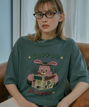 캐럿 홉피 피그먼트 반팔티 바질그린