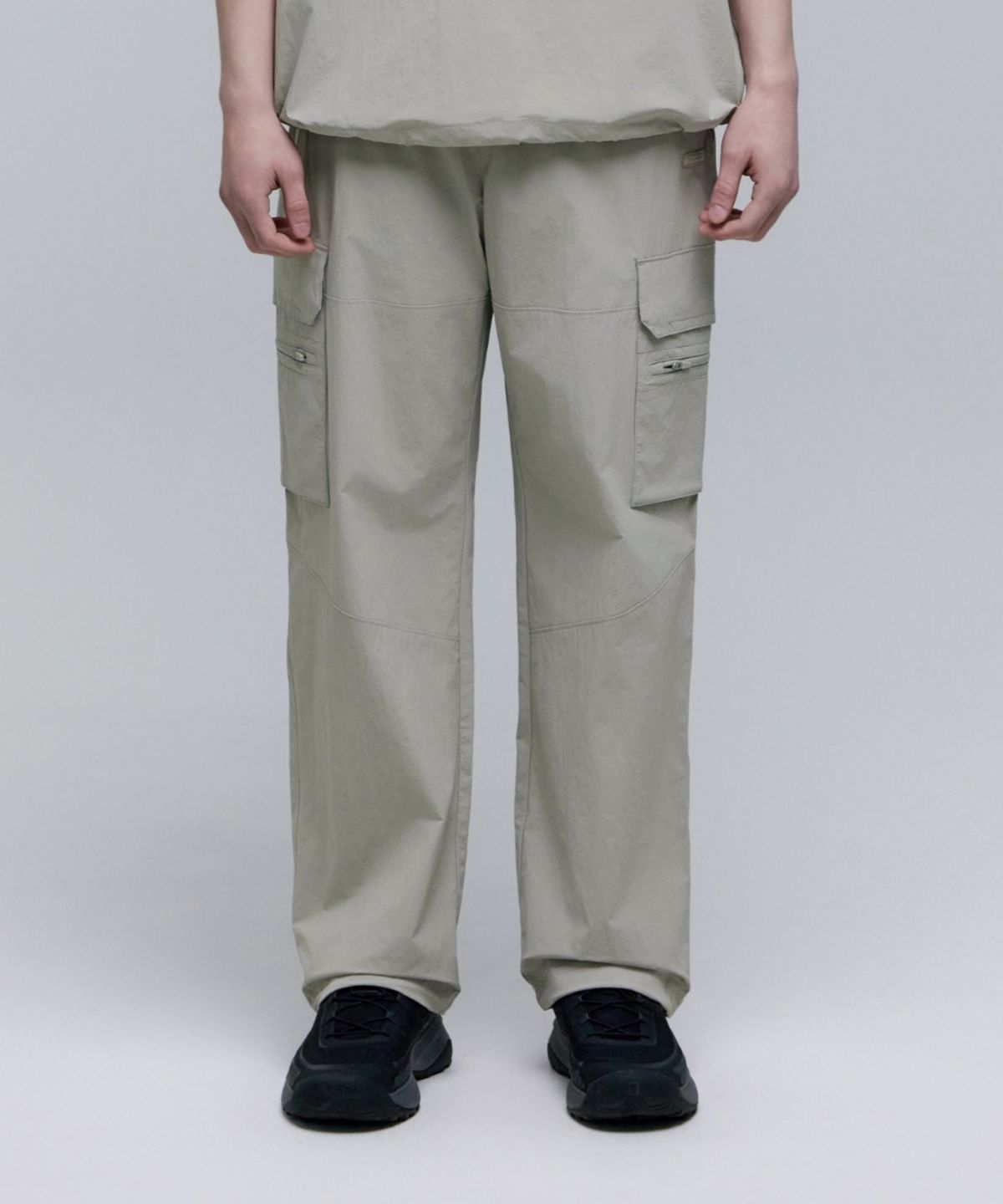 내셔널지오그래픽(NATIONALGEOGRAPHIC) N252UPT941 경량 우븐 릴렉스핏 팬츠 AGATE GREY