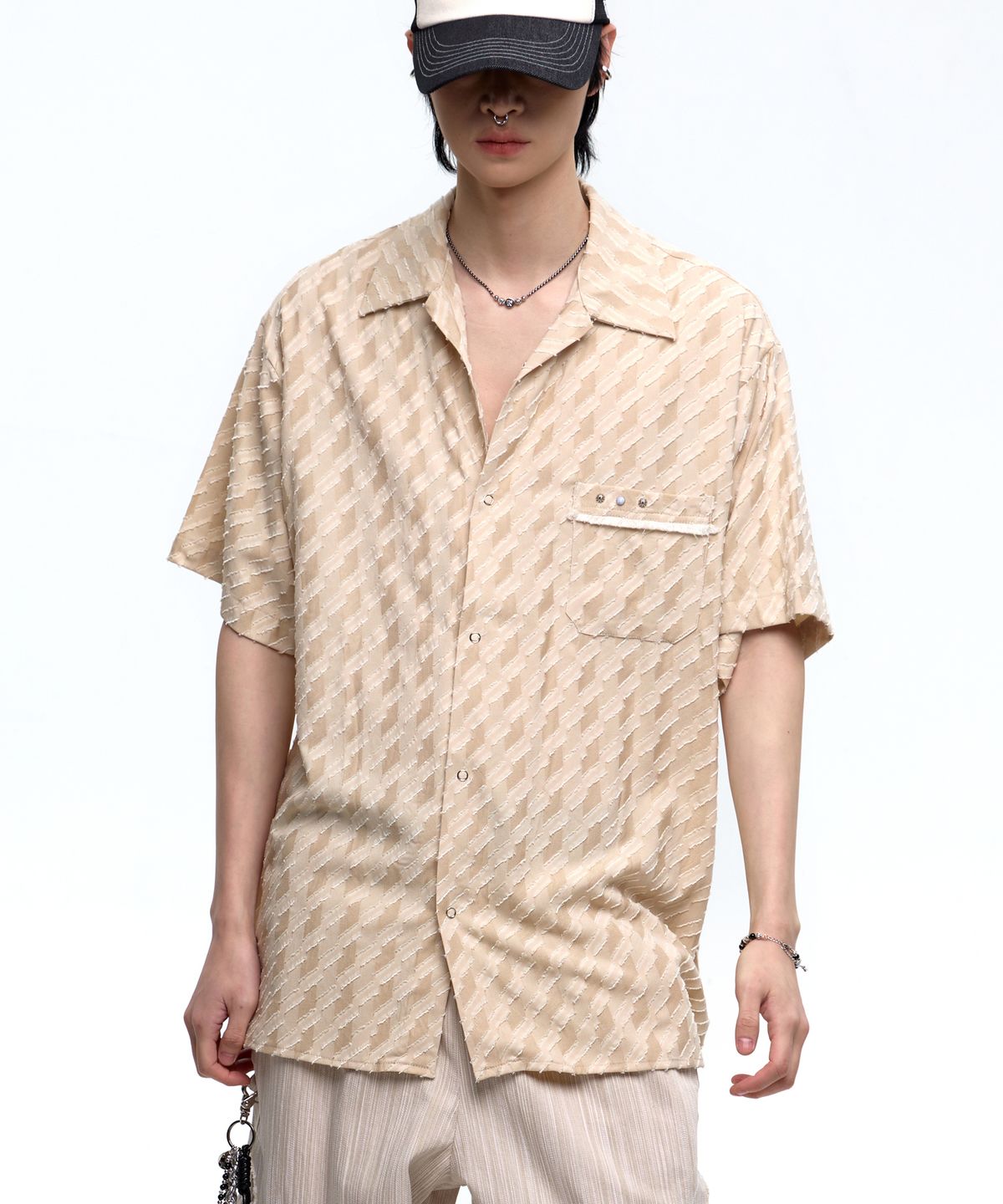 알에스에스씨(RSSC) RIVET GEOMERTIC HALF SHIRT - BEIGE