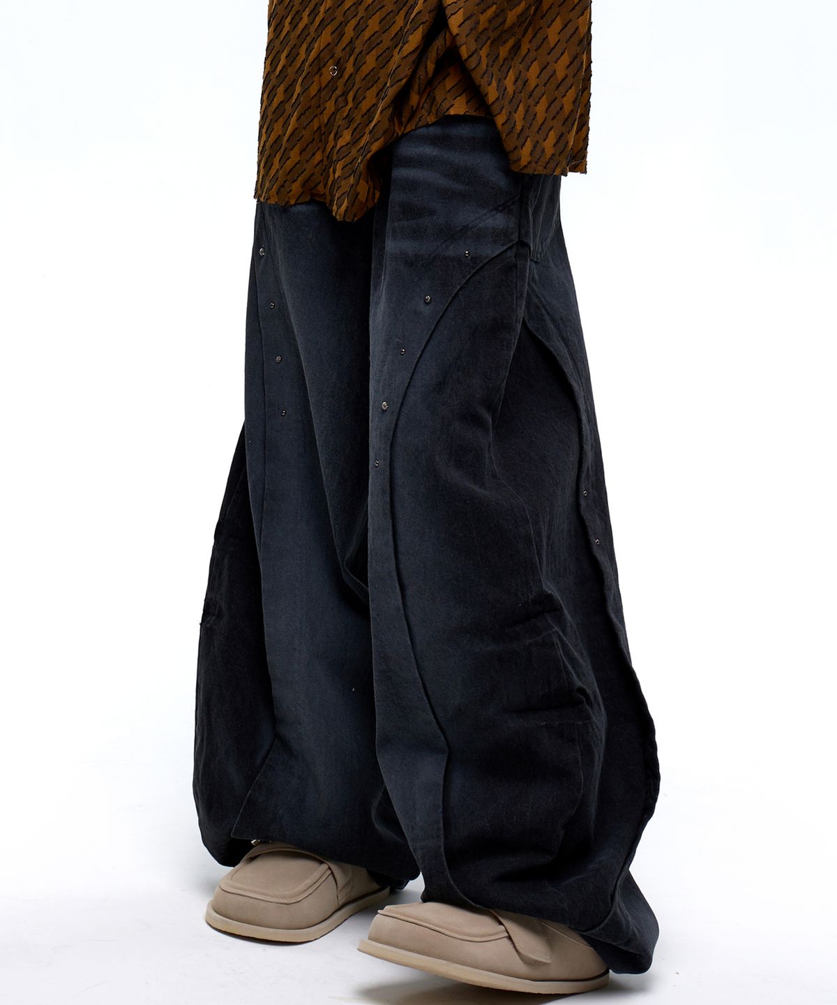 알에스에스씨(RSSC) CURVED INCISION BALLOON DENIM PANTS - BLACK