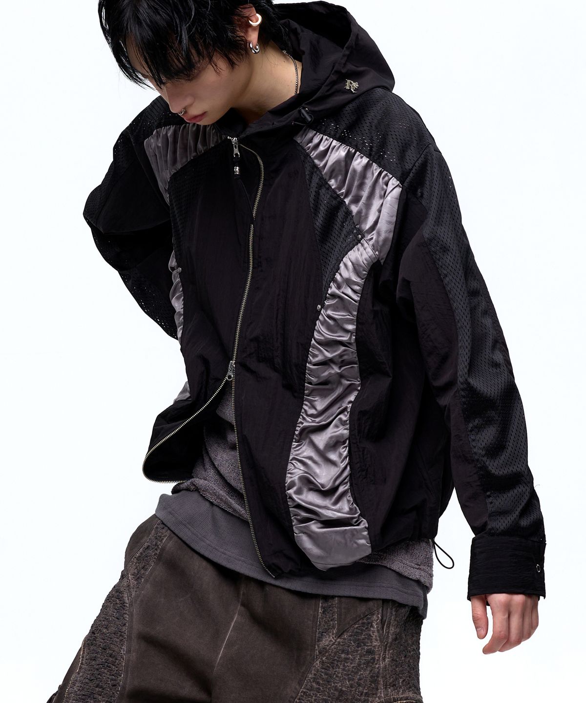 알에스에스씨(RSSC) CURVY INCISION WRINKLE WINDBREAKER - BLACK