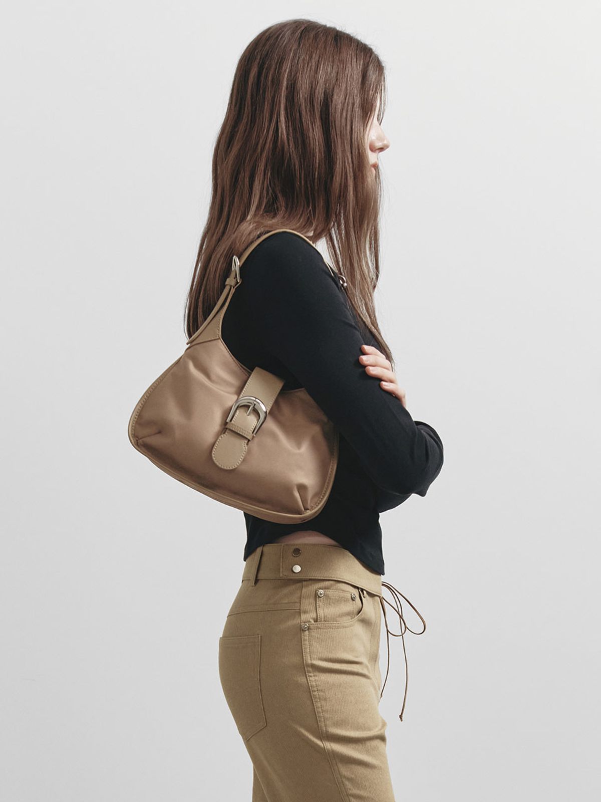 레이브(RAIVE) Leah Nylon Tote in Wood Beige UF5SB074-L1