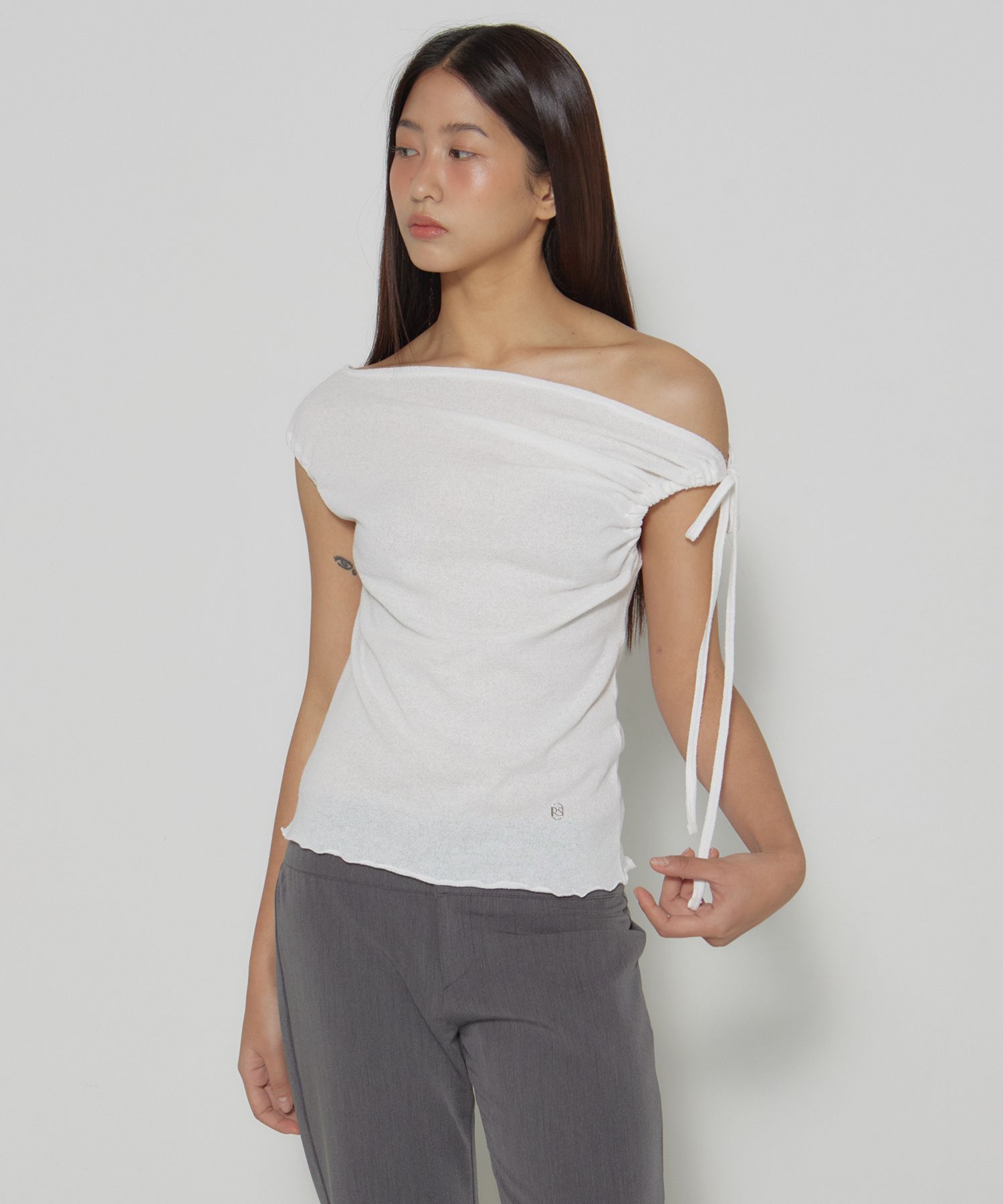 MUSINSA | DEARSTALKER HELEN UNBALANCE SHIRRING SLEEVELESS