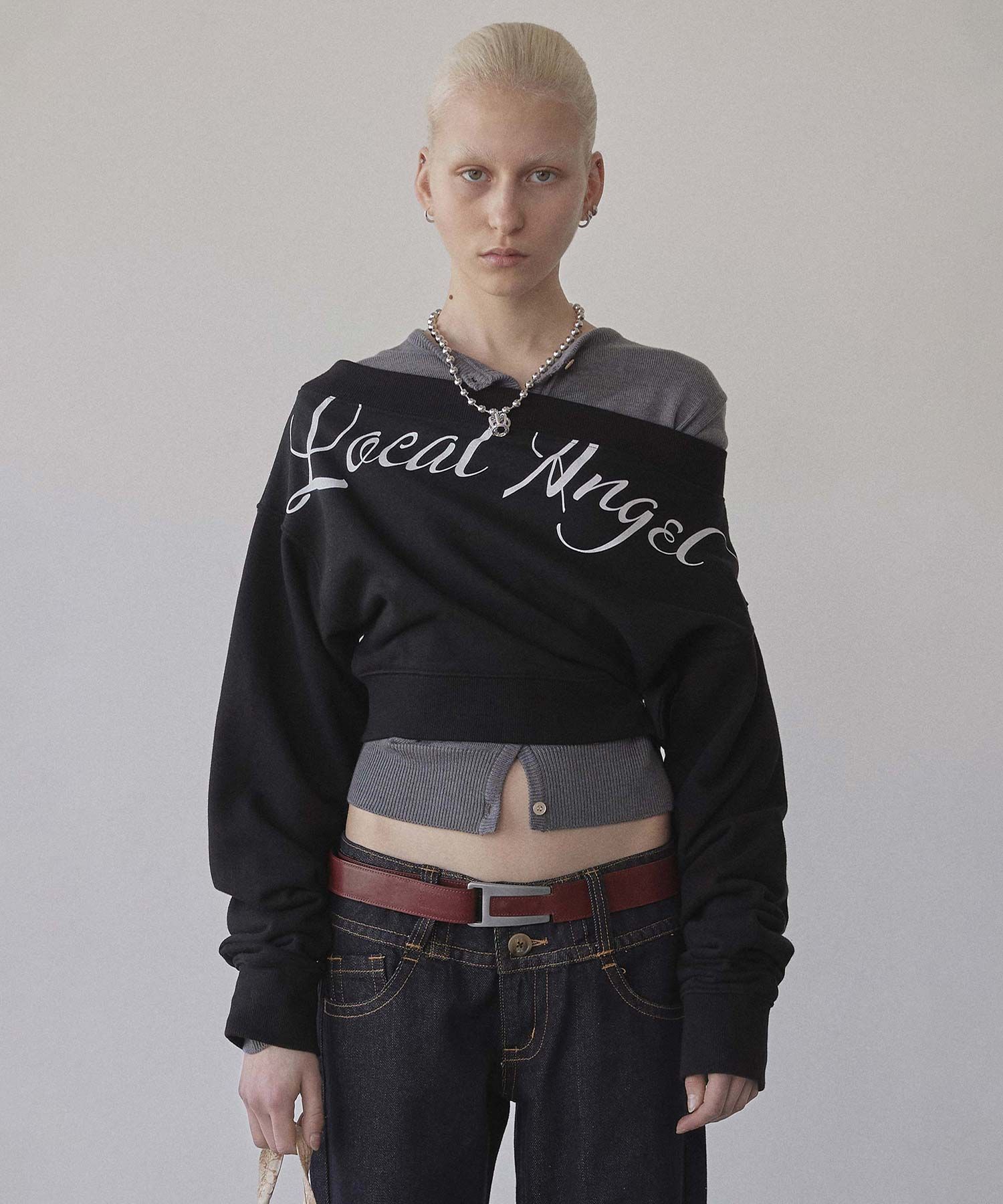 Off-Shoulder Cropped Sweatshirt Charcoal – Sculptor