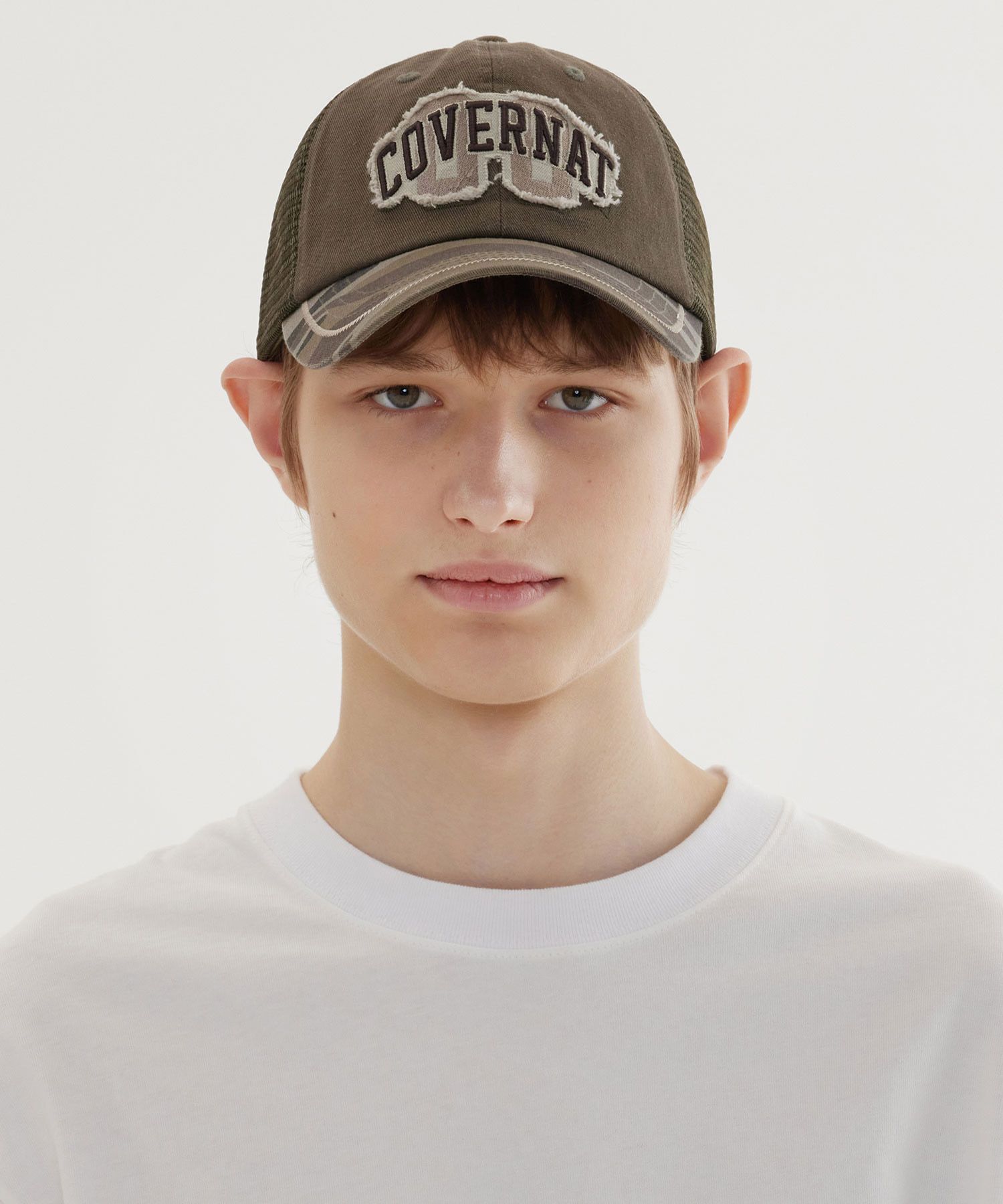 COVERNATのArch Logo Vintage Applique Trucker Cap MUSINSA | COVERNAT [Cozy Fit] Arch Logo Vintage Applique