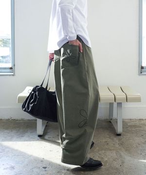 코튼 와이드 벌룬 팬츠_KHAKI : RADIANT082