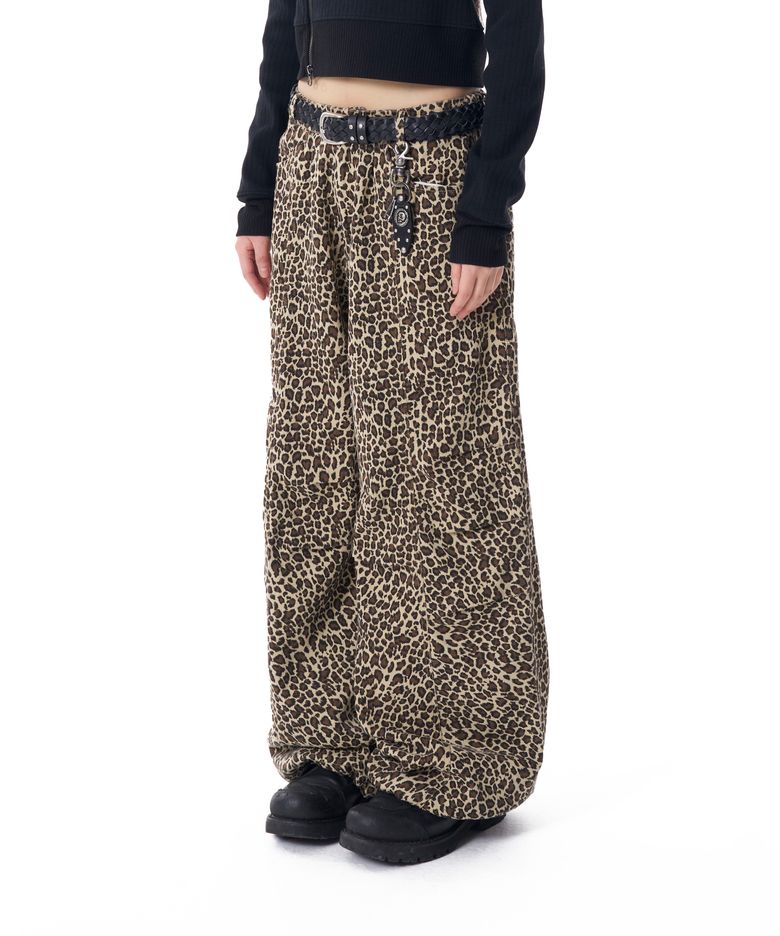 Knee Pin-tuck Leopard Cotton Pants (Brown)