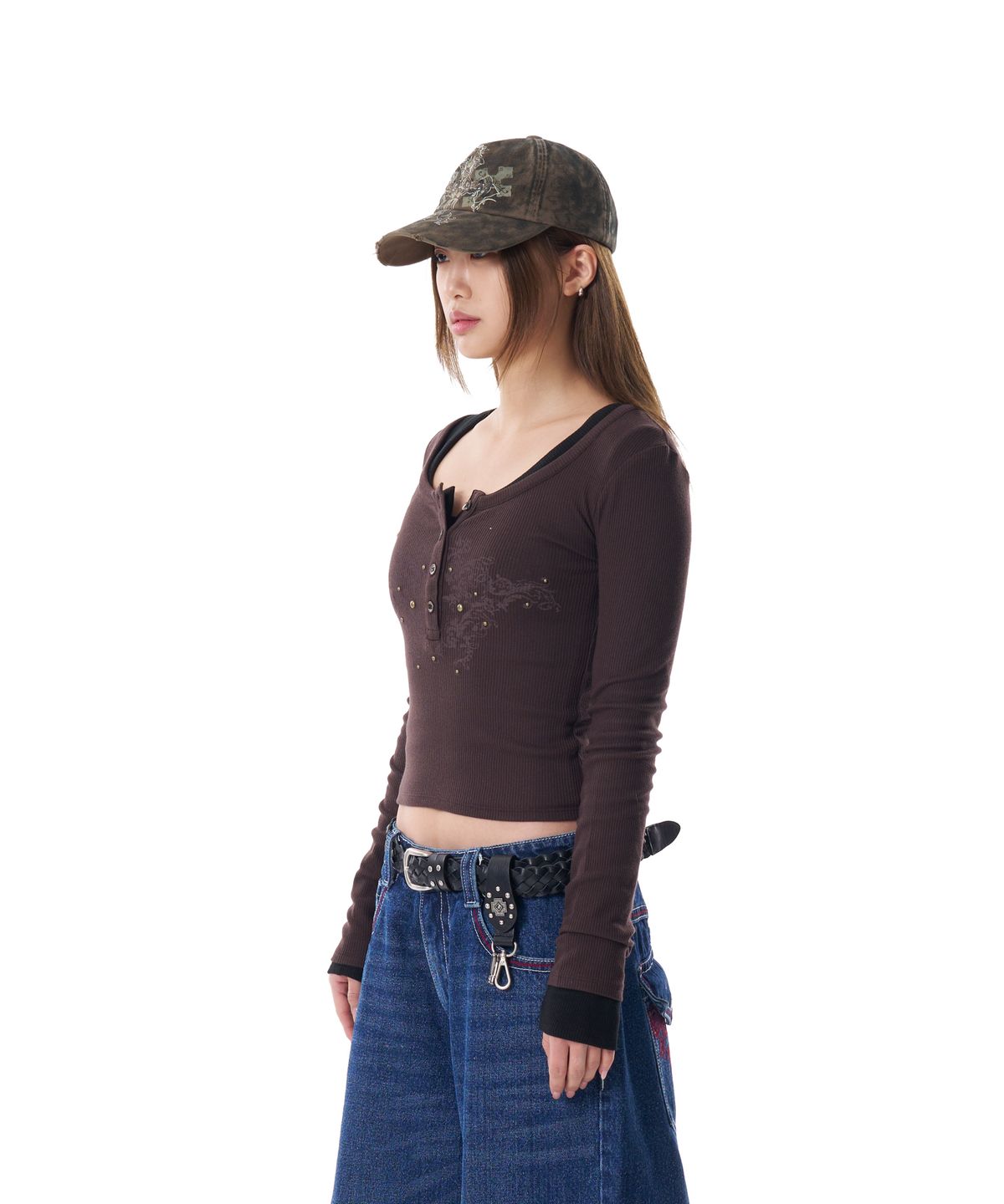 아캄(AAKAM) Studded Button Long Sleeve (Brown)