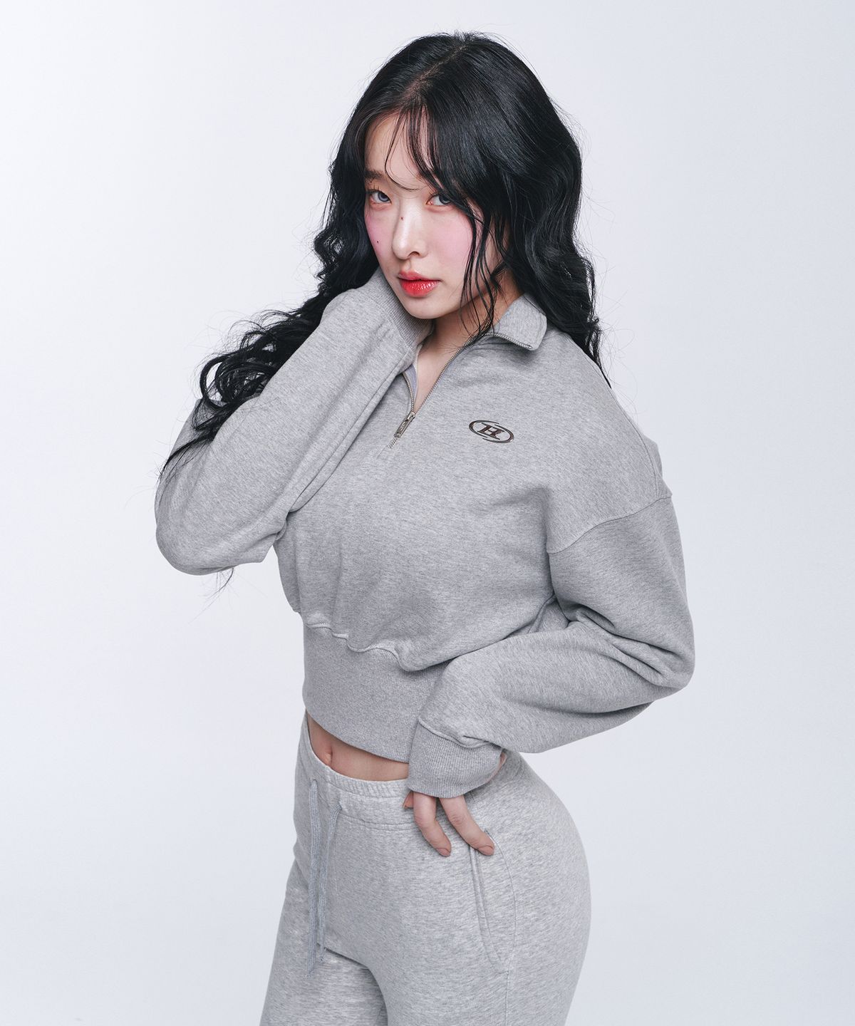본투윈(BORN TO WIN) W SILVER B HALF ZIP UP SWEATSHIRTS [MELANGE GREY]