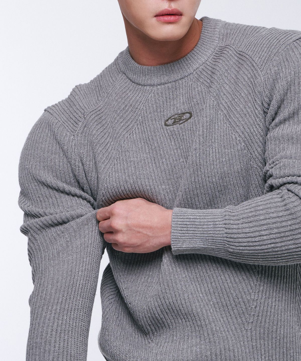 본투윈(BORN TO WIN) CHROME LOGO MUSCLE FIT KNIT [GREY]