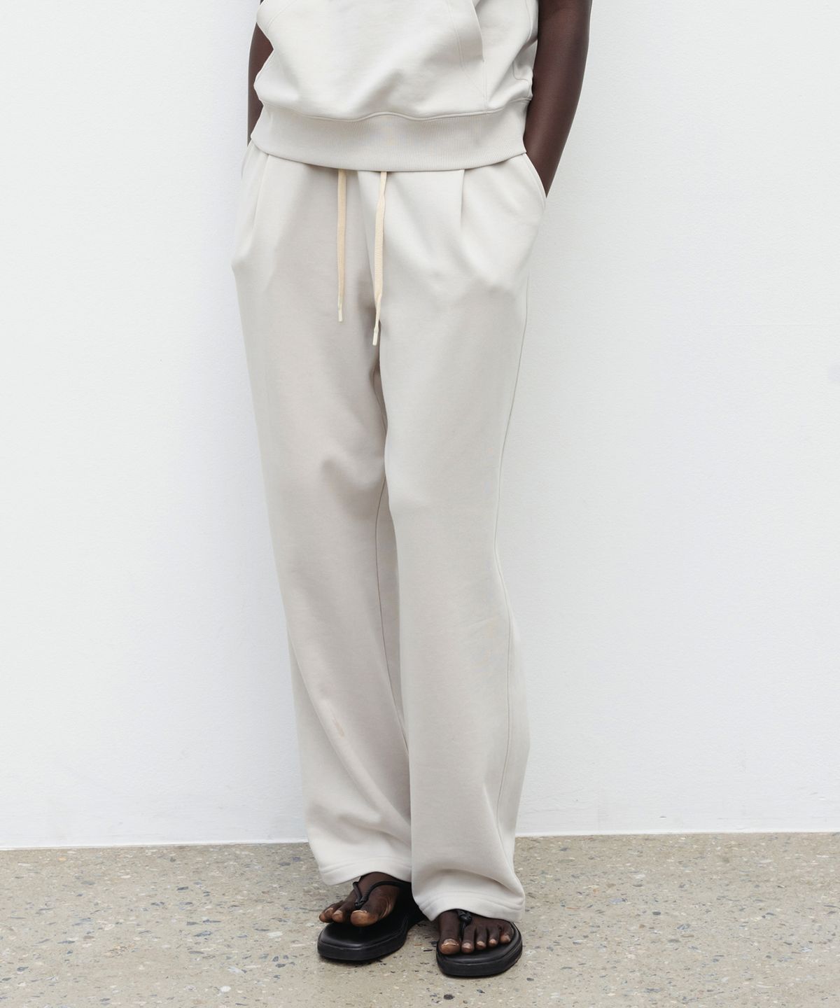 더룸(THELOOM) TRACK PANTS_LIGHT BEIGE