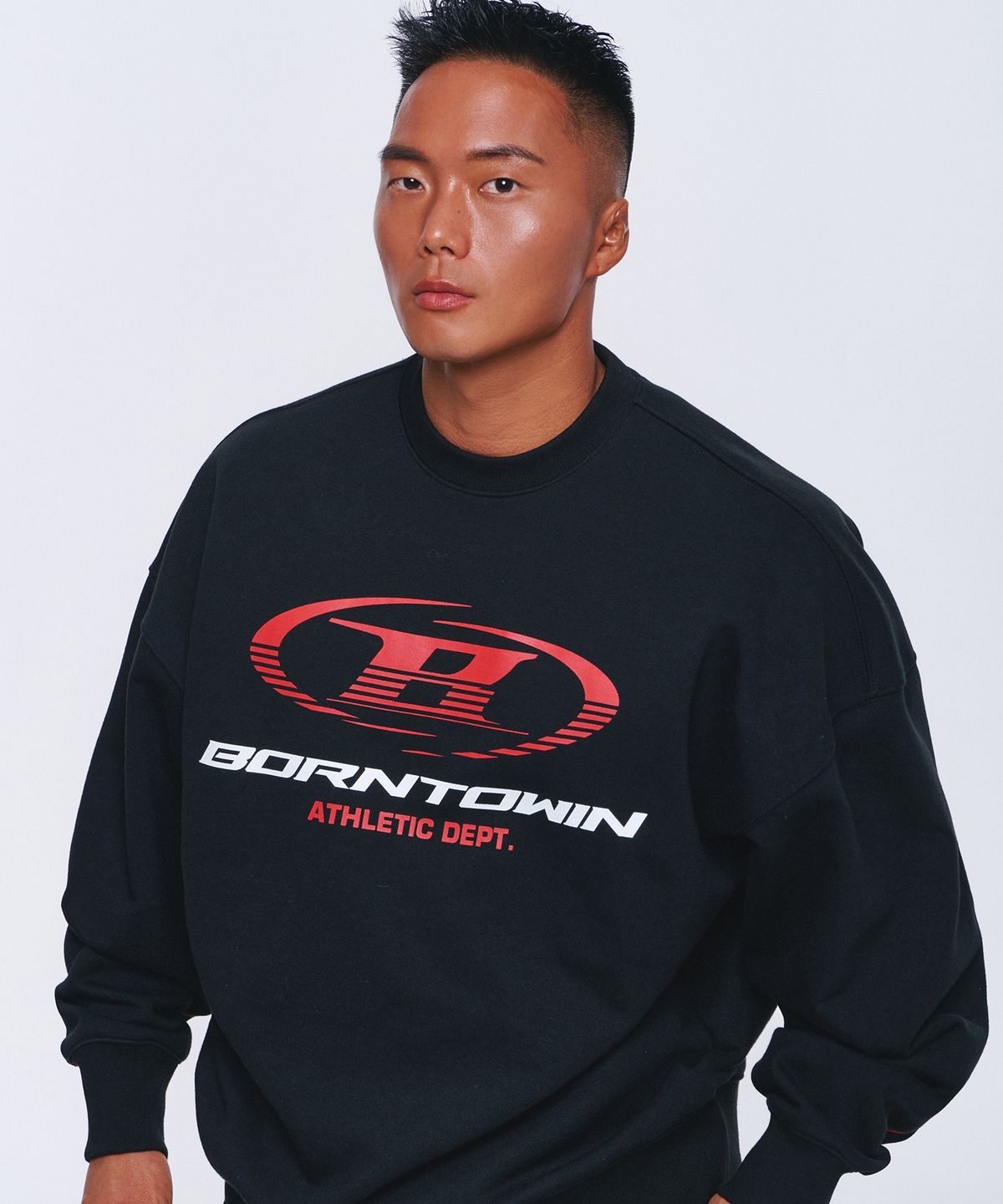 본투윈(BORN TO WIN) B SYMBOL RED LINE SWEATSHIRTS [BLACK]