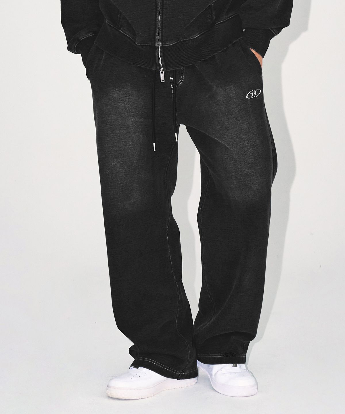 본투윈(BORN TO WIN) DENIM LIKE SWEAT PANTS [BLACK DENIM]