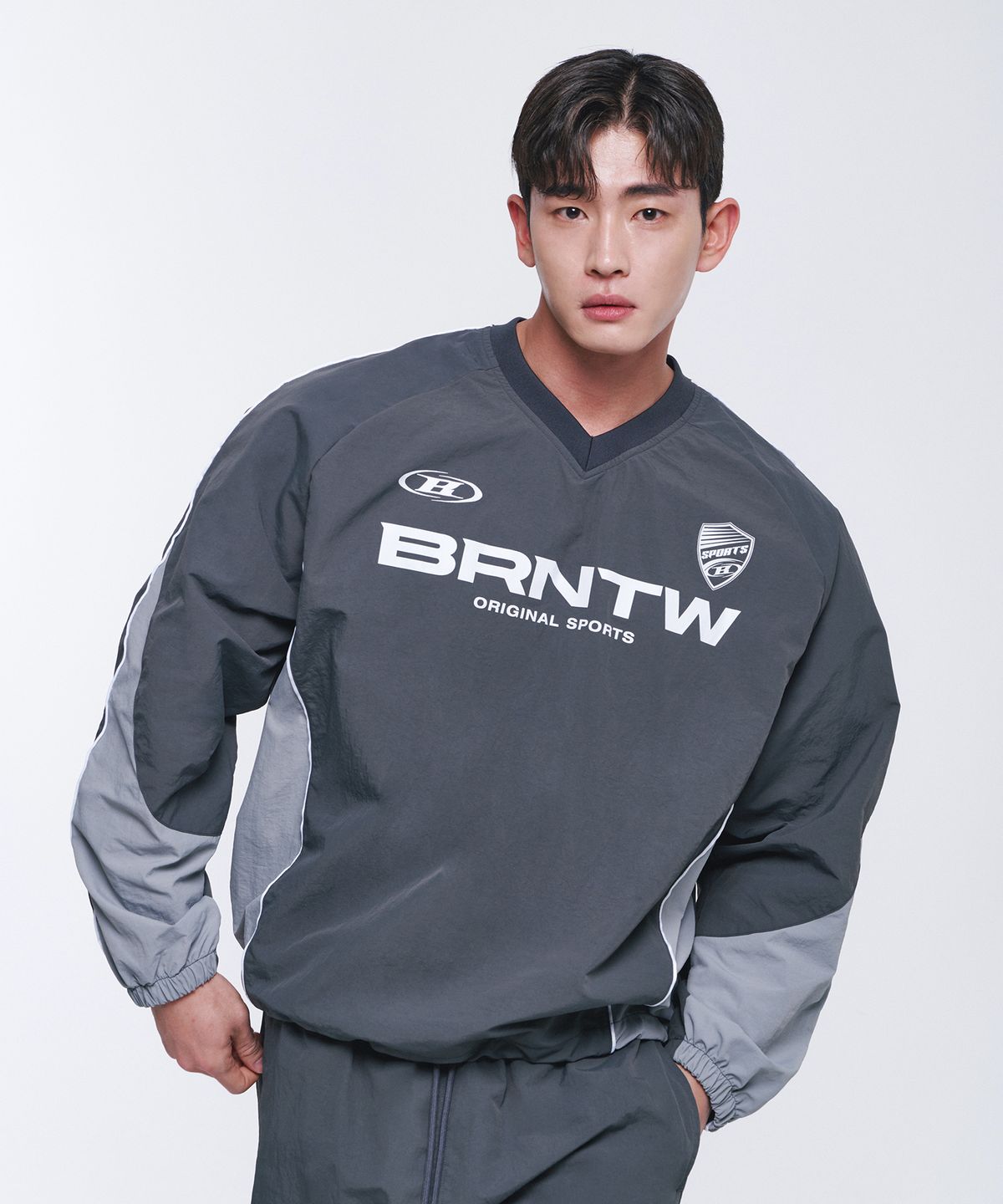 본투윈(BORN TO WIN) BRNTW VENTILATION NYLON TOP [CHARCOAL]