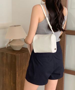 지니 스퀘어 미니 숄더백 화이트 [소가죽]