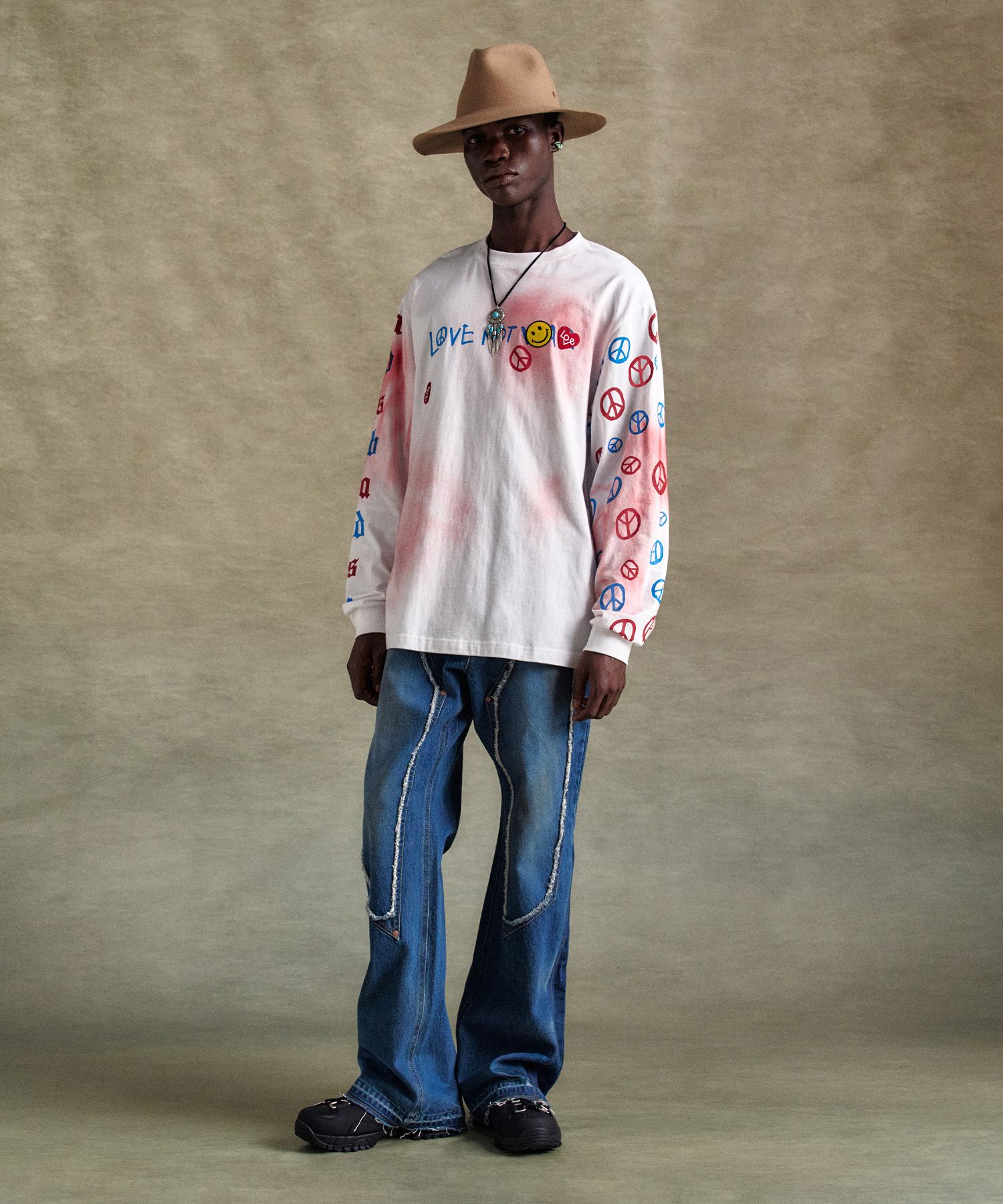【Andersson Bell】 UNISEX LOVE LS T-SHIRTS Andersson Bell Love T-Shirt in Off-White | SVD