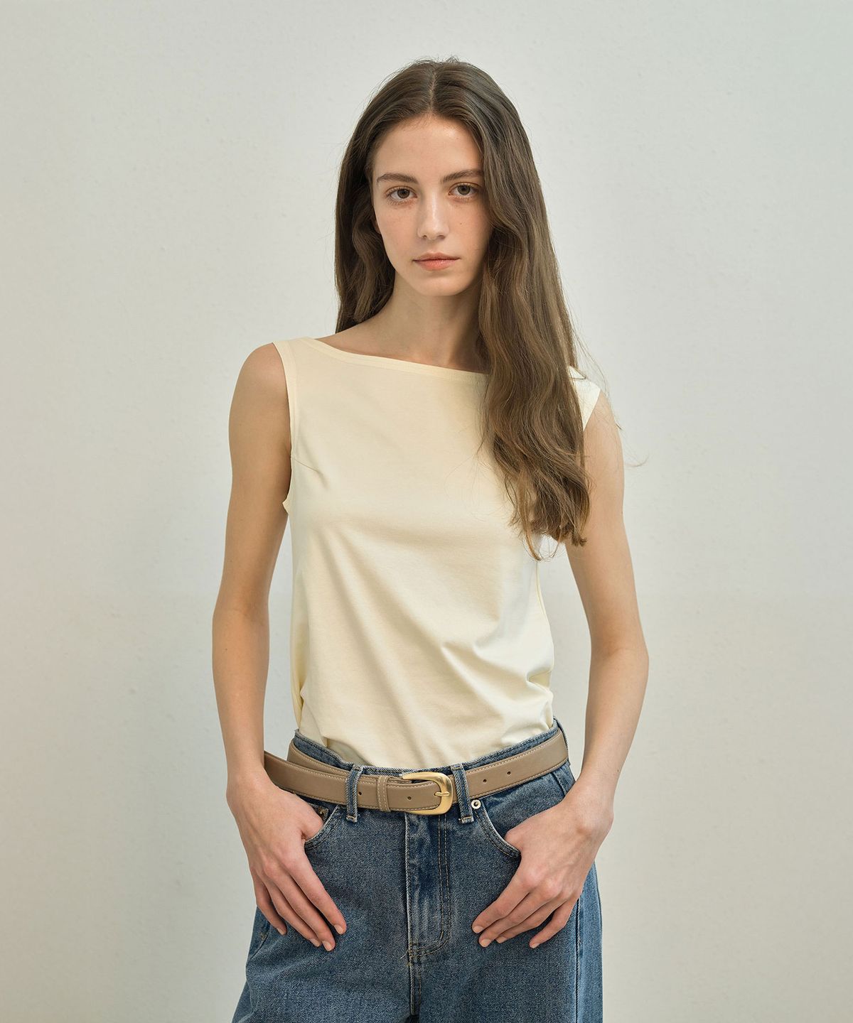 메이버유(MAYVERU) Balm Off-Shoulder Sleeveless T-Shirt _ Yellow
