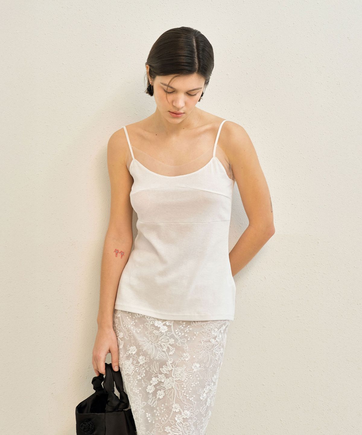 메이버유(MAYVERU) Flori Sleeveless T-Shirt _ Ivory