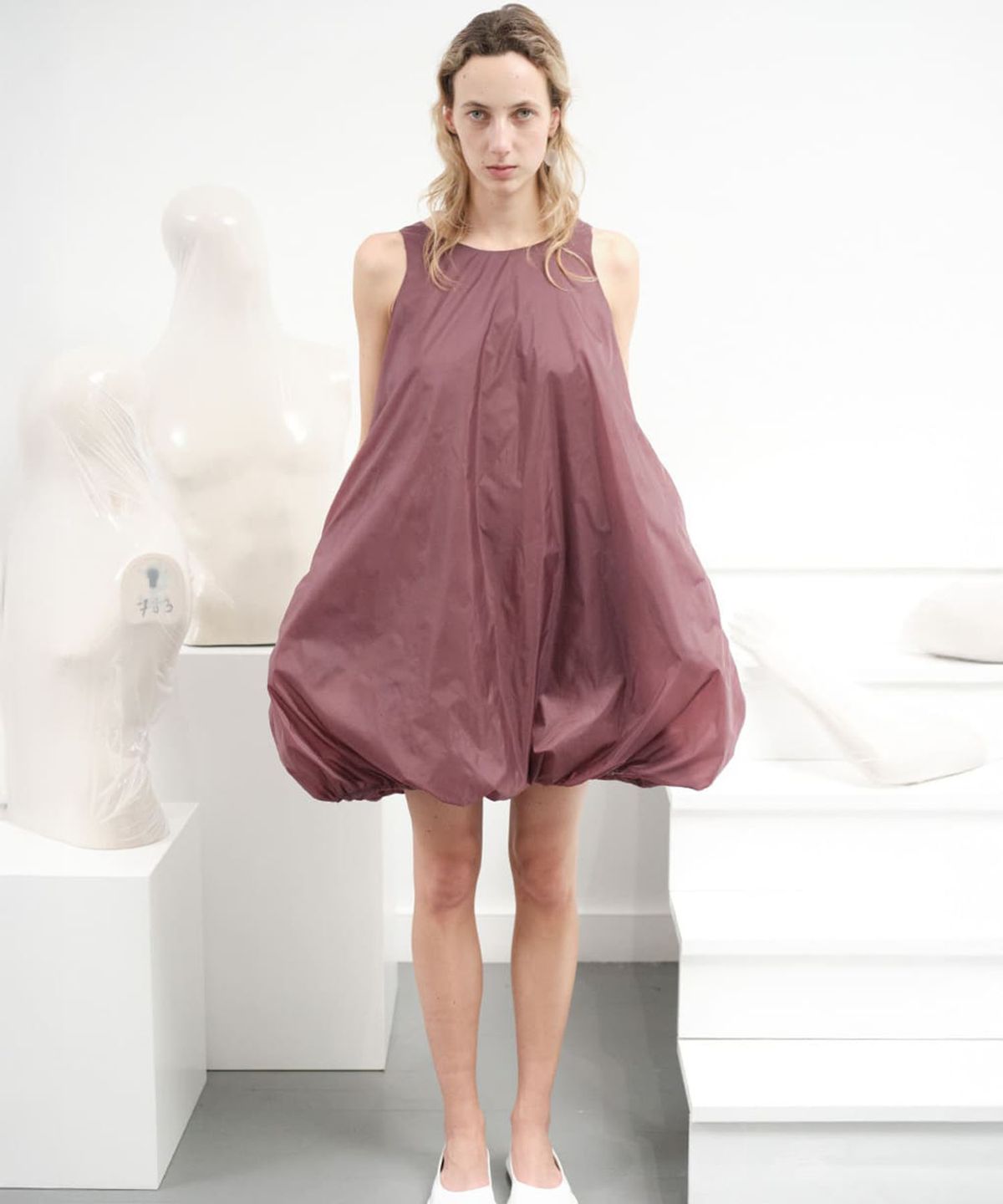 아모멘토(AMOMENTO) NYLON VOLUME MINI DRESS_PURPLE