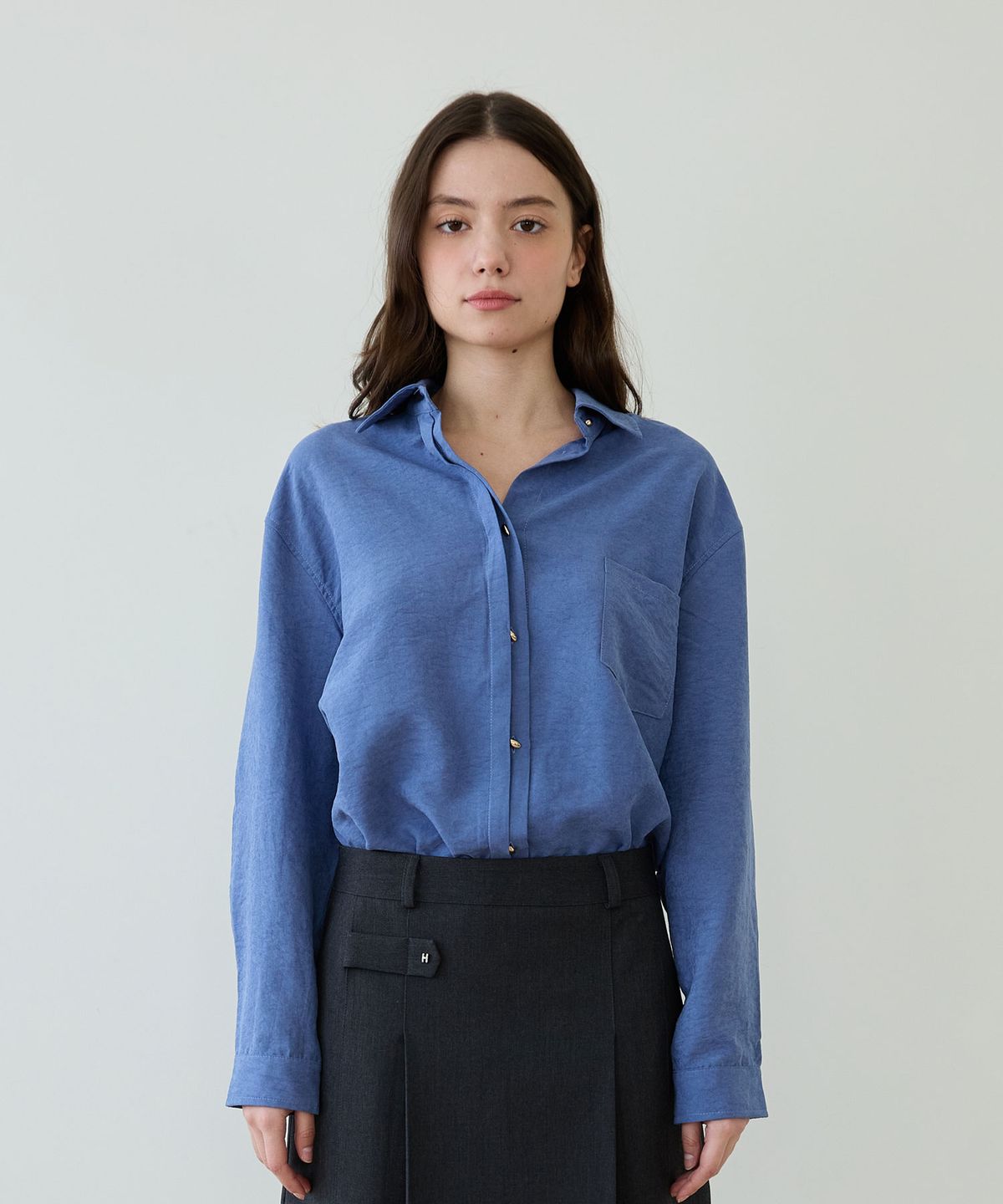 힐리오트(HEALIOTE) FLOWY DOUBLE-LAYER PLACKET SHIRT_BLUE