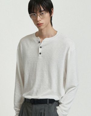 쓰리버튼 세미 오버핏 헨리넥 롱 슬리브 [아이보리]
