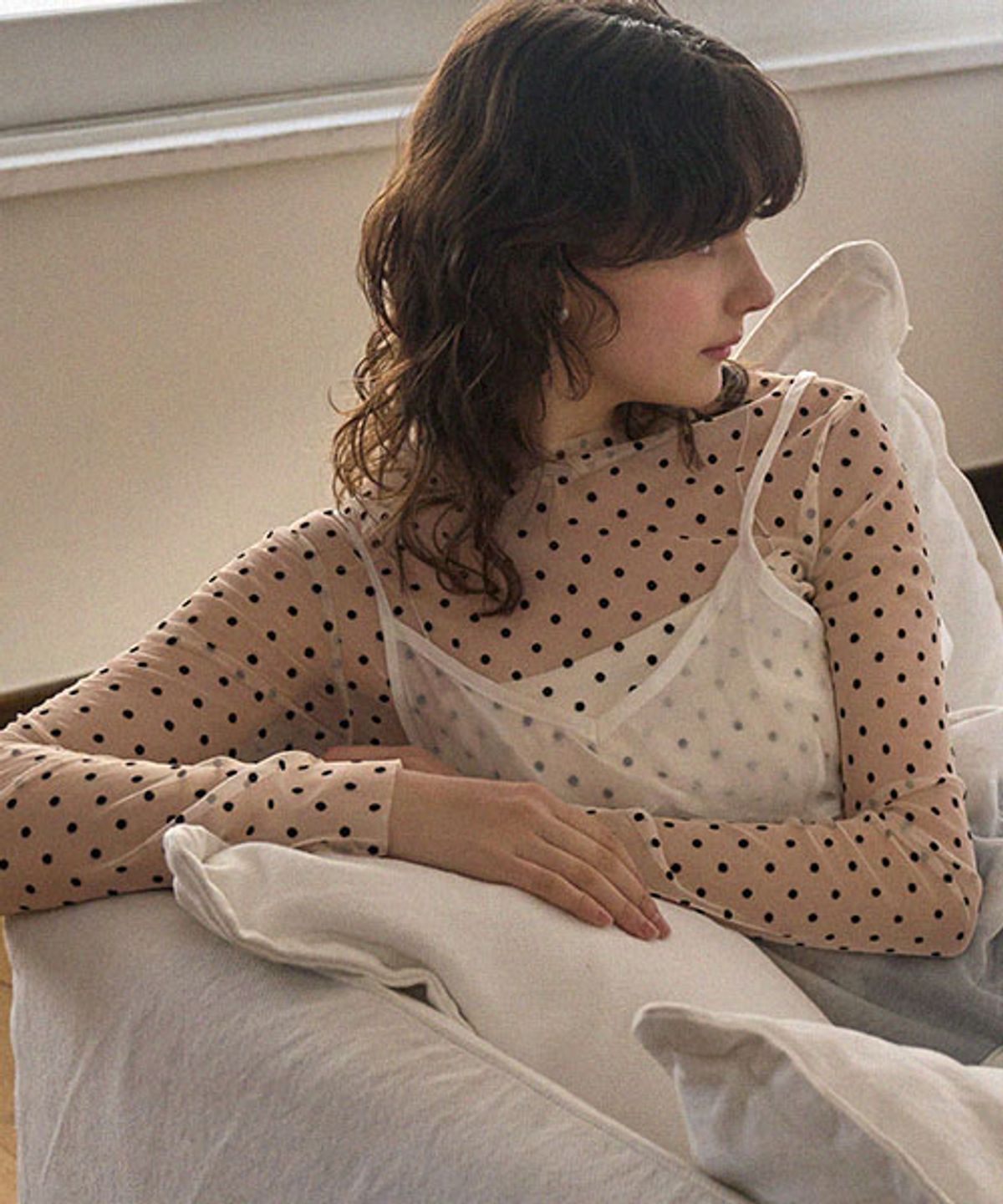 헤인트(HAINT) SHA DOT SEE-THROUGH TOP_BEIGE