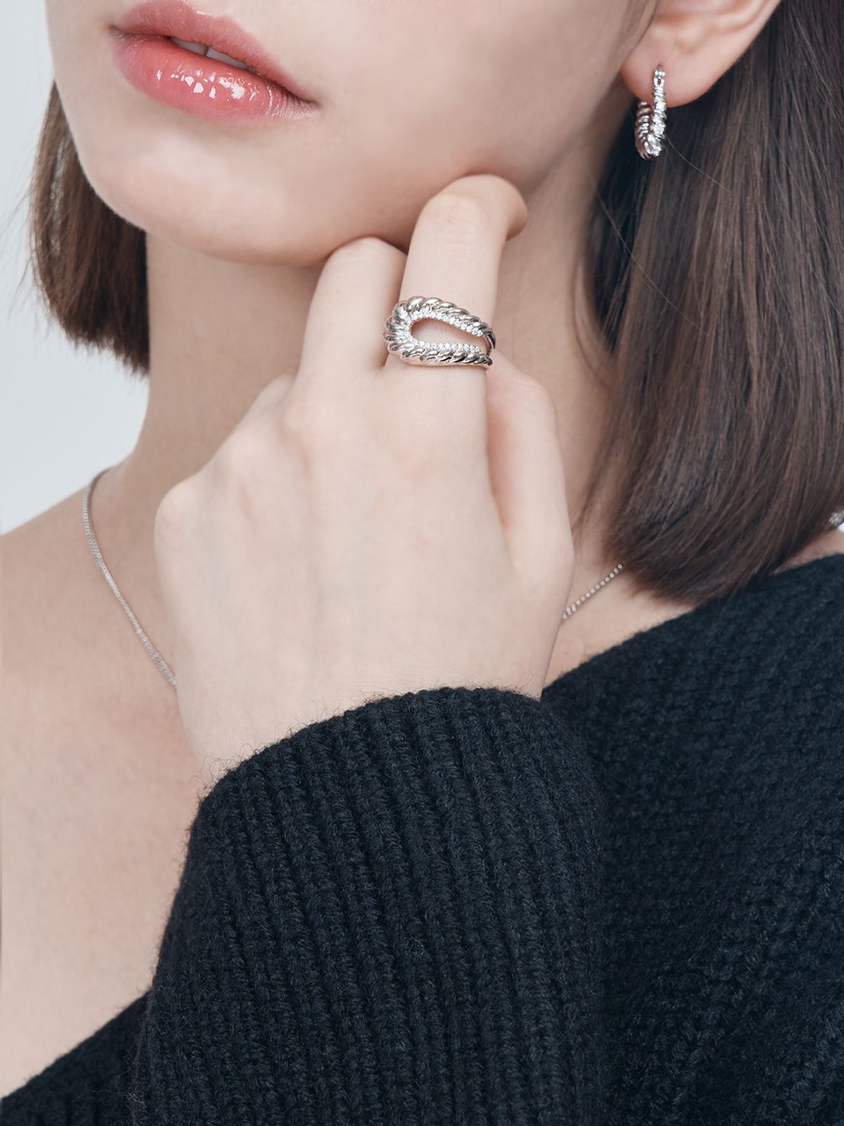 엘르주얼리(ELLEJEWELRY) 엘라 트위스트 큐빅 반지 ELBRWR133