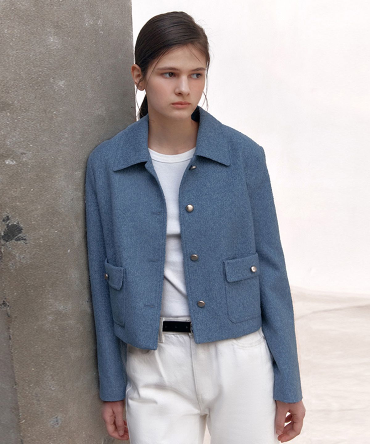 아바몰리(AVA MOLLI) STAN COLLAR CROPPED JK (BLUE)