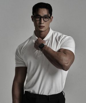 심볼자수 머슬핏 카라티