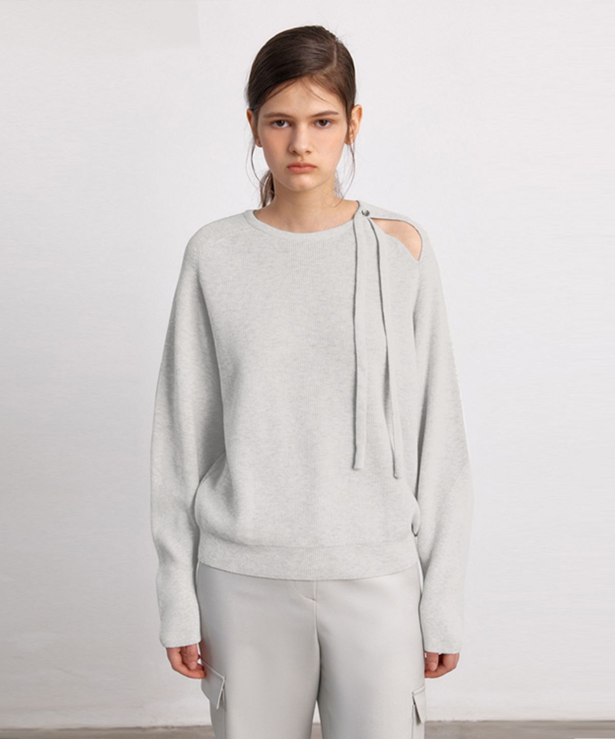 아바몰리(AVA MOLLI) CUT OUT RIBBON DETAIL KN (L/GREY)
