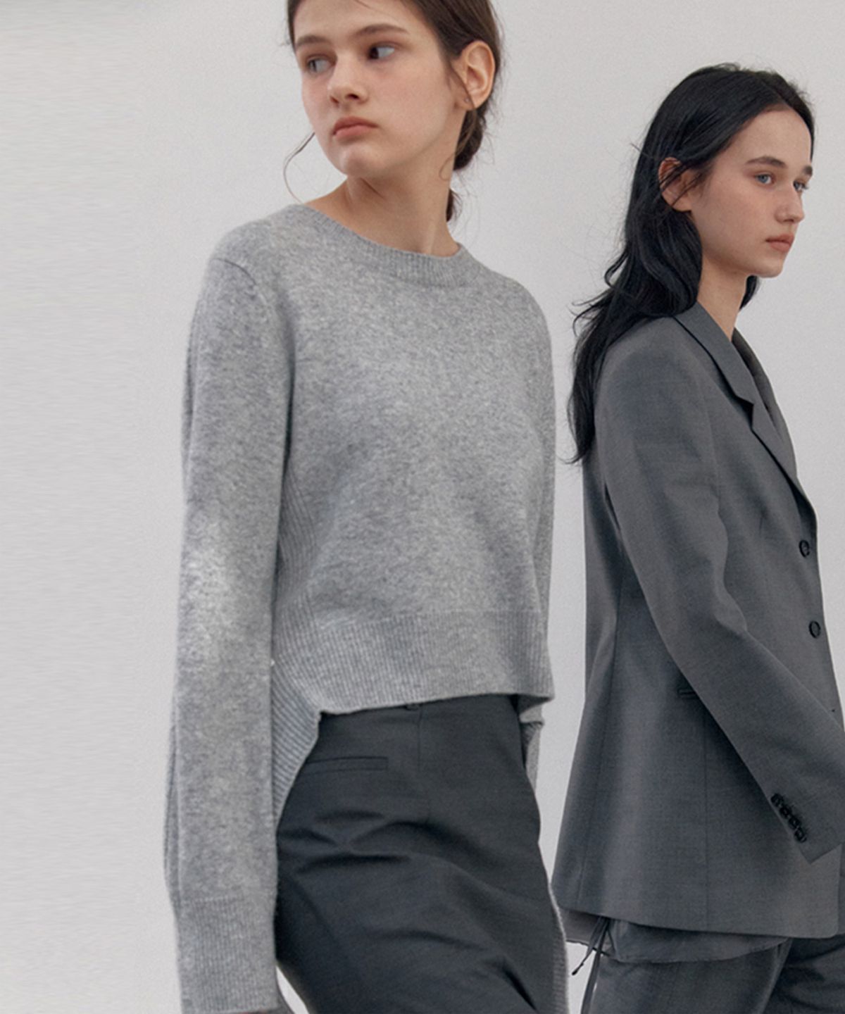 아바몰리(AVA MOLLI) BACK POINT TIE PULLOVER (MEL GREY)